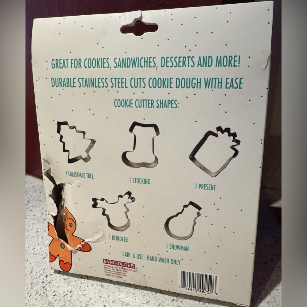 Christmas cookie cutter set - new in box - Picture 2 of 2